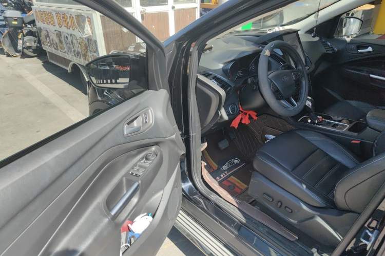 Used Ford Kuga 2019 EcoBoost 180 Two-Wheel-Drive Titanium Plus Model China V Standard Driver Seat