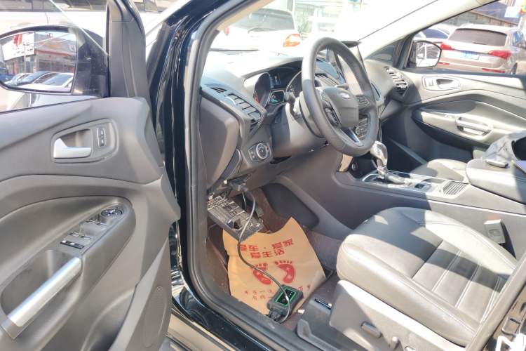 Used Ford Kuga 2019 EcoBoost 180 Two-Wheel-Drive Titanium Plus Model China V Standard Driver Seat