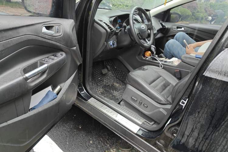 Used Ford Kuga 2019 EcoBoost 180 Two-Wheel-Drive Titanium Plus Model China VI Standard Driver Seat