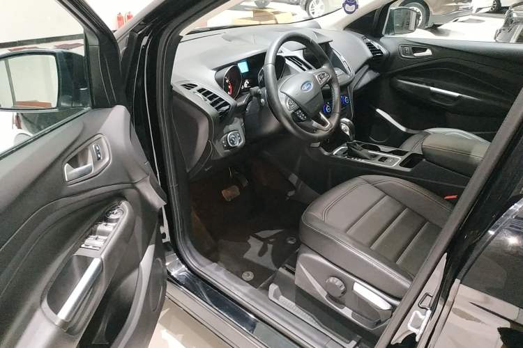 Used Ford Kuga 2019 EcoBoost 180 Two-Wheel-Drive Platinum Edition China VI Standard Driver Seat