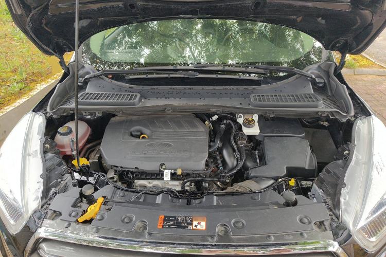 Used Ford Kuga 2019 EcoBoost 180 Two-Wheel-Drive Titanium Plus Model China VI Standard Engine Bay