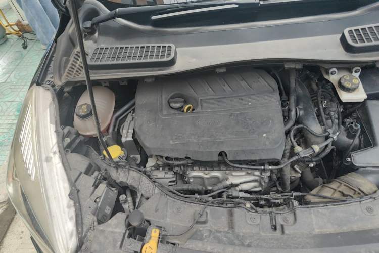 Used Ford Kuga 2019 EcoBoost 180 Two-Wheel-Drive Titanium Plus Model China V Standard Engine Bay Right