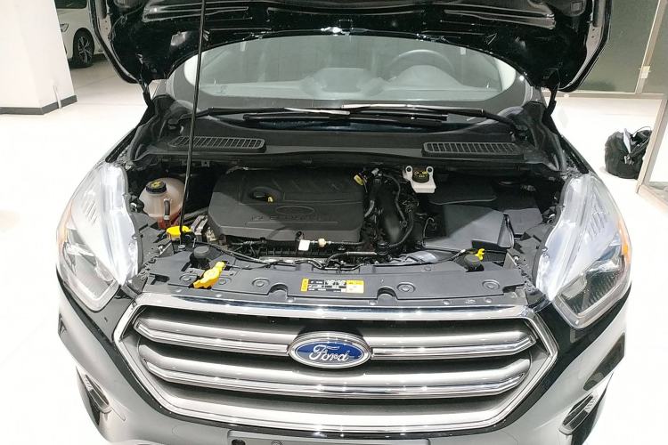 Used Ford Kuga 2019 EcoBoost 180 Two-Wheel-Drive Platinum Edition China VI Standard Engine Bay