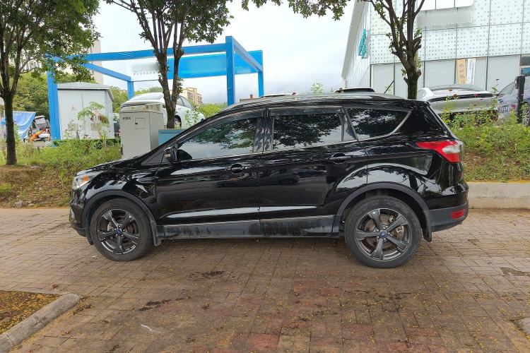 Used Ford Kuga 2019 EcoBoost 180 Two-Wheel-Drive Titanium Plus Model China VI Standard Exterior 3