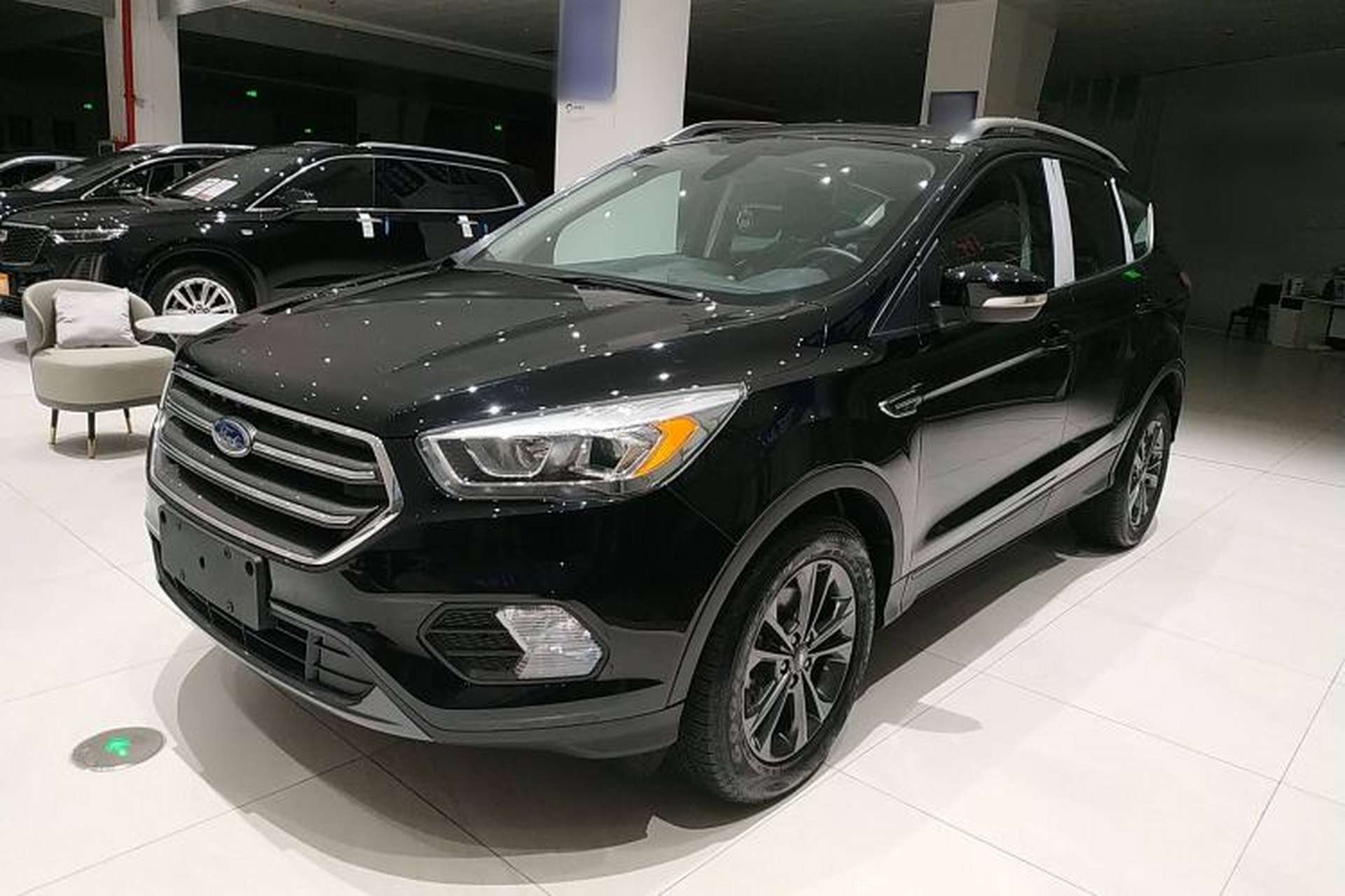 Used Ford Kuga 2019 EcoBoost 180 Two-Wheel-Drive Platinum Edition China VI Standard Front Left 45 Deg