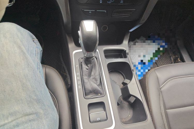 Used Ford Kuga 2019 EcoBoost 180 Two-Wheel-Drive Platinum Edition China VI Standard Gear Lever