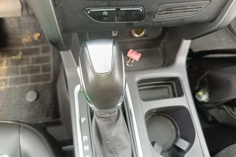Used Ford Kuga 2019 EcoBoost 180 Two-Wheel-Drive Platinum Edition China VI Standard Gear Lever