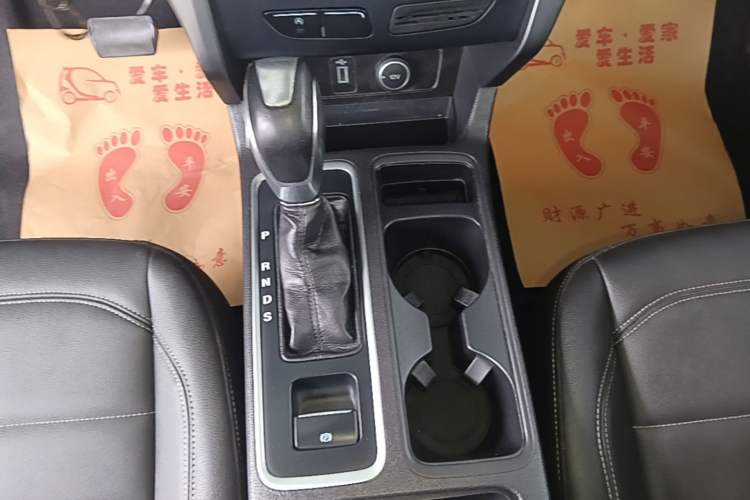Used Ford Kuga 2019 EcoBoost 180 Two-Wheel-Drive Platinum Edition China VI Standard Gear Lever