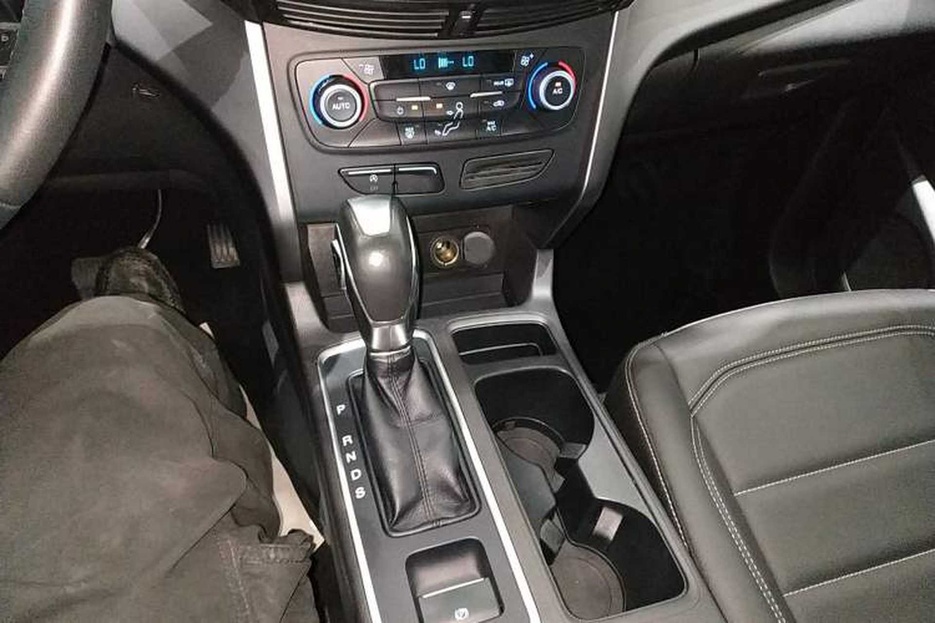 Used Ford Kuga 2019 EcoBoost 180 Two-Wheel-Drive Platinum Edition China VI Standard Gear Lever