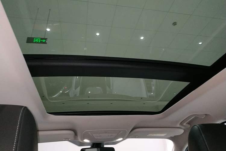 Used Ford Kuga 2019 EcoBoost 180 Two-Wheel-Drive Platinum Edition China VI Standard Headliner