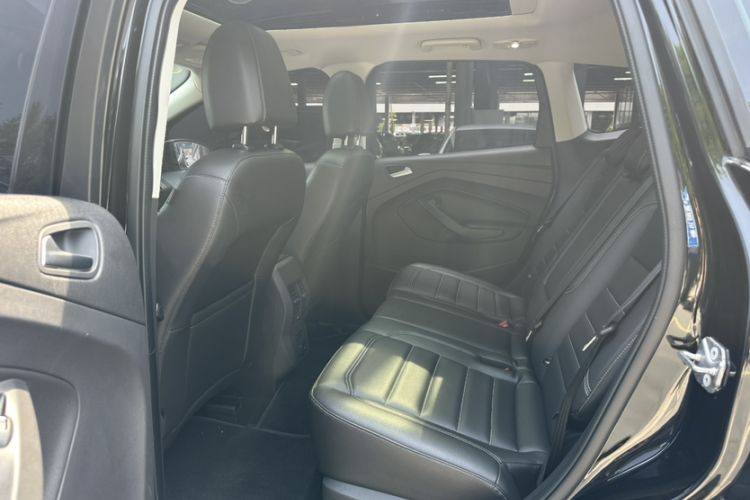 Used Ford Kuga 2019 EcoBoost 180 Two-Wheel-Drive Platinum Edition China VI Standard Interior 4