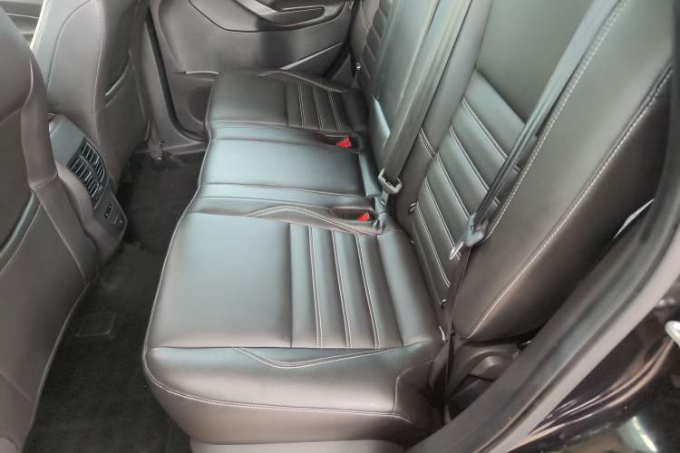 Used Ford Kuga 2019 EcoBoost 180 Two-Wheel-Drive Titanium Plus Model China VI Standard Interior 4