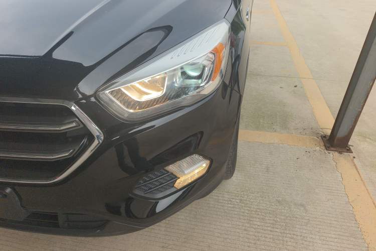 Used Ford Kuga 2019 EcoBoost 180 Two-Wheel-Drive Platinum Edition China VI Standard Left Front Headlight