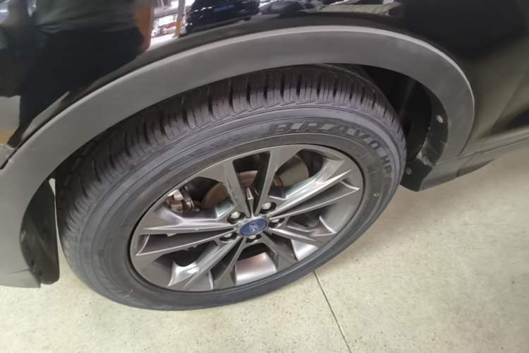 Used Ford Kuga 2019 EcoBoost 180 Two-Wheel-Drive Platinum Edition China VI Standard Left Front Wheel Hub