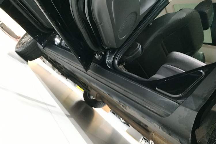 Used Ford Kuga 2019 EcoBoost 180 Two-Wheel-Drive Platinum Edition China VI Standard Left Side Sill
