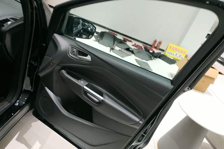 Used Ford Kuga 2019 EcoBoost 180 Two-Wheel-Drive Platinum Edition China VI Standard Right Front Door Interior