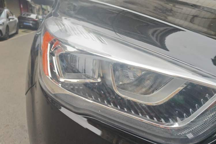 Used Ford Kuga 2019 EcoBoost 180 Two-Wheel-Drive Platinum Edition China VI Standard Right Front Headlight