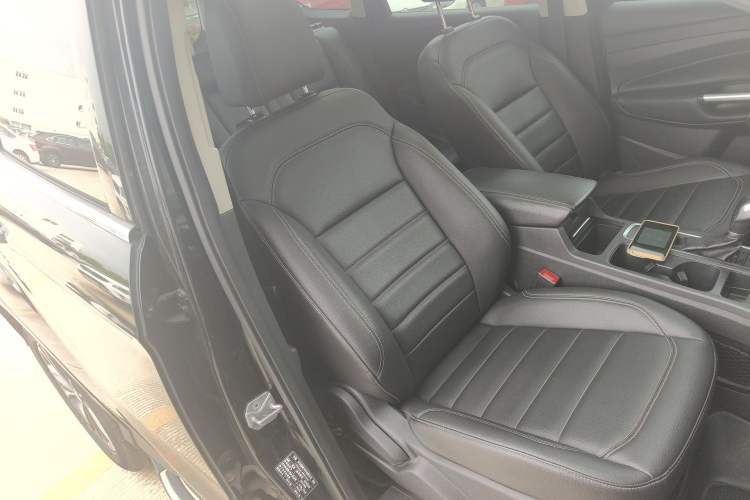 Used Ford Kuga 2019 EcoBoost 180 Two-Wheel-Drive Platinum Edition China VI Standard Right Front Seat
