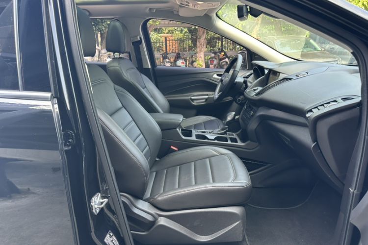 Used Ford Kuga 2019 EcoBoost 180 Two-Wheel-Drive Platinum Edition China VI Standard Right Front Seat