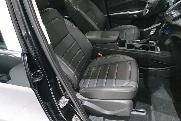 Used Ford Kuga 2019 EcoBoost 180 Two-Wheel-Drive Platinum Edition China VI Standard Right Front Seat
