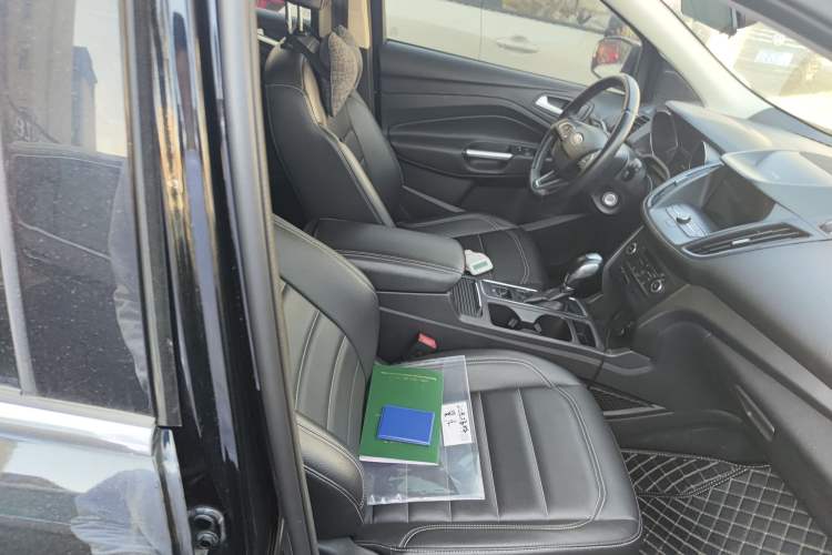 Used Ford Kuga 2019 EcoBoost 180 Two-Wheel-Drive Platinum Edition China VI Standard Right Front Seat