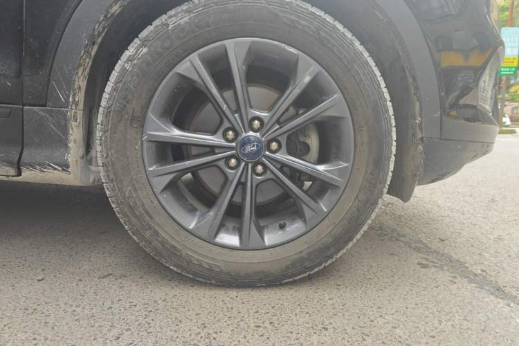 Used Ford Kuga 2019 EcoBoost 180 Two-Wheel-Drive Platinum Edition China VI Standard Right Front Wheel Hub