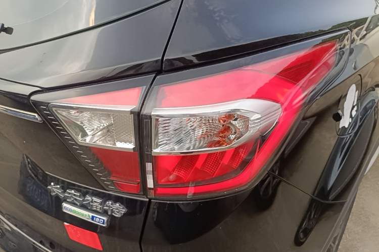 Used Ford Kuga 2019 EcoBoost 180 Two-Wheel-Drive Platinum Edition China VI Standard Right Rear Taillight