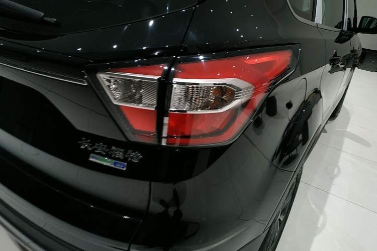 Used Ford Kuga 2019 EcoBoost 180 Two-Wheel-Drive Platinum Edition China VI Standard Right Rear Taillight