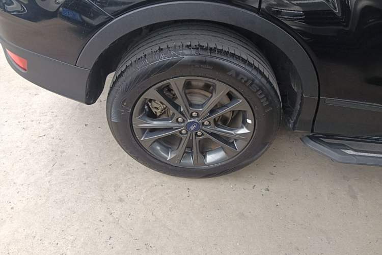 Used Ford Kuga 2019 EcoBoost 180 Two-Wheel-Drive Platinum Edition China VI Standard Right Rear Wheel Hub