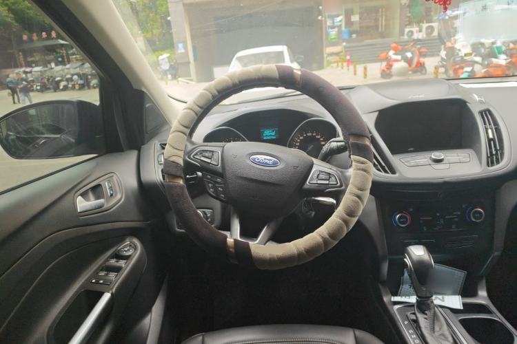 Used Ford Kuga 2019 EcoBoost 180 Two-Wheel-Drive Platinum Edition China VI Standard Steering Wheel