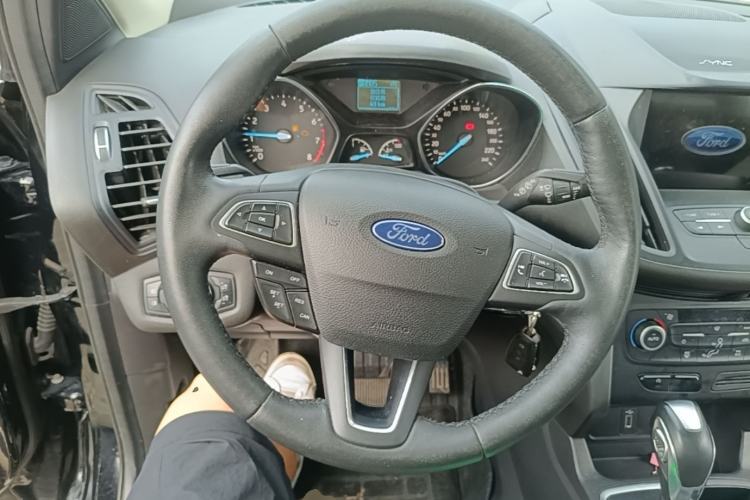 Used Ford Kuga 2019 EcoBoost 180 Two-Wheel-Drive Platinum Edition China VI Standard Steering Wheel