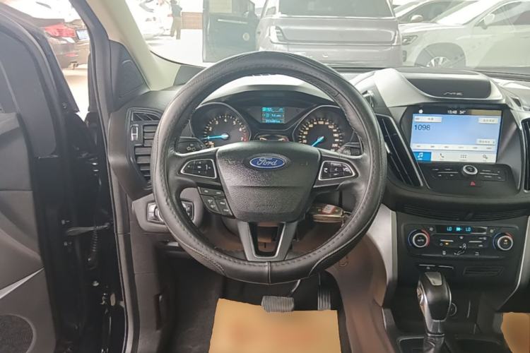 Used Ford Kuga 2019 EcoBoost 180 Two-Wheel-Drive Platinum Edition China VI Standard Steering Wheel