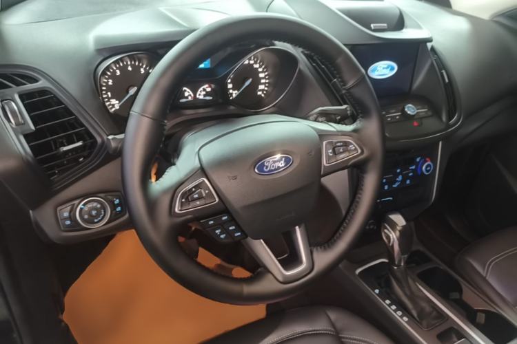 Used Ford Kuga 2019 EcoBoost 180 Two-Wheel-Drive Platinum Edition China VI Standard Steering Wheel