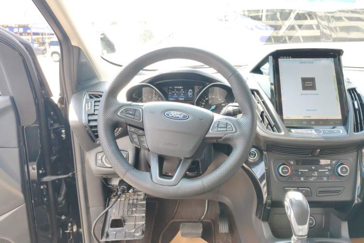 Used Ford Kuga 2019 EcoBoost 180 Two-Wheel-Drive Titanium Plus Model China V Standard Steering Wheel