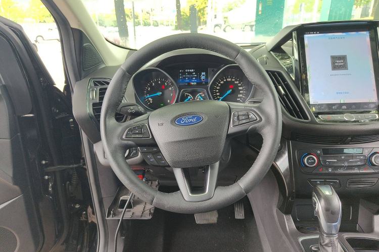 Used Ford Kuga 2019 EcoBoost 180 Two-Wheel-Drive Titanium Plus Model China VI Standard Steering Wheel
