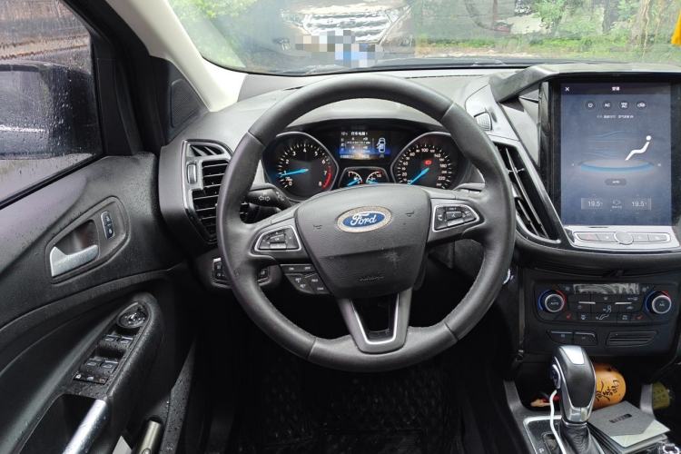 Used Ford Kuga 2019 EcoBoost 180 Two-Wheel-Drive Titanium Plus Model China VI Standard Steering Wheel