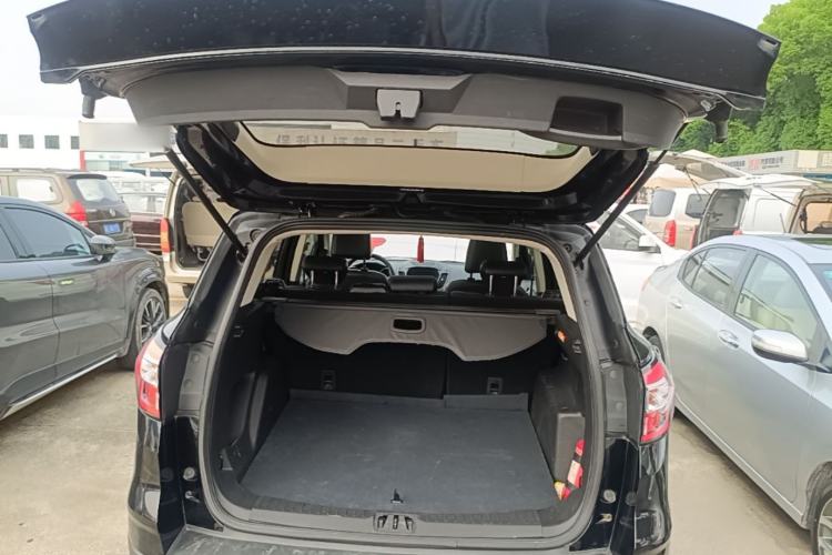 Used Ford Kuga 2019 EcoBoost 180 Two-Wheel-Drive Platinum Edition China VI Standard Trunk