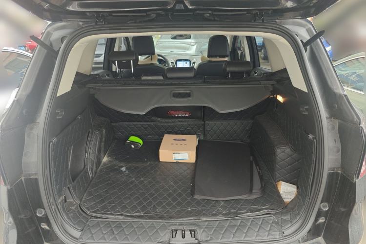 Used Ford Kuga 2019 EcoBoost 180 Two-Wheel-Drive Platinum Edition China VI Standard Trunk