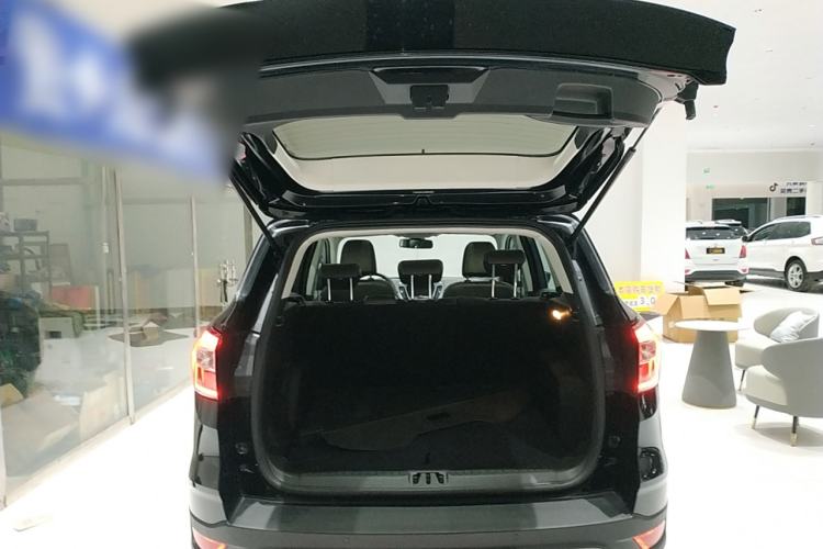 Used Ford Kuga 2019 EcoBoost 180 Two-Wheel-Drive Platinum Edition China VI Standard Trunk