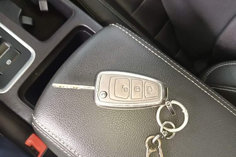 Used Ford Kuga 2019 EcoBoost 180 Two-Wheel-Drive Platinum Edition China VI Standard Vehicle Key