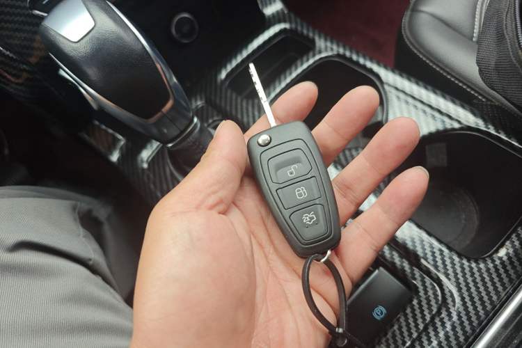 Used Ford Kuga 2019 EcoBoost 180 Two-Wheel-Drive Platinum Edition China VI Standard Vehicle Key