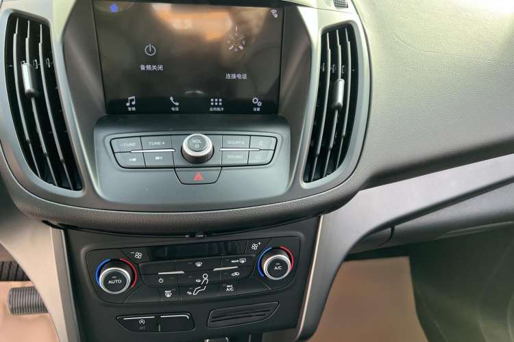 Used Ford Kuga 2019 EcoBoost 180 Two-Wheel-Drive Platinum Edition China VI Standard Audio And AC Panel