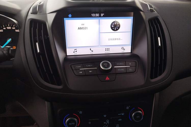 Used Ford Kuga 2019 EcoBoost 180 Two-Wheel-Drive Platinum Edition China VI Standard Audio And AC Panel
