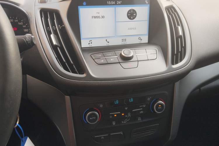 Used Ford Kuga 2019 EcoBoost 180 Two-Wheel-Drive Platinum Edition China VI Standard Audio And AC Panel