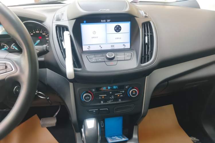 Used Ford Kuga 2019 EcoBoost 180 Two-Wheel-Drive Platinum Edition China VI Standard Audio And AC Panel