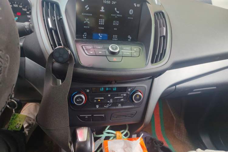 Used Ford Kuga 2019 EcoBoost 180 Two-Wheel-Drive Platinum Edition China VI Standard Audio And AC Panel