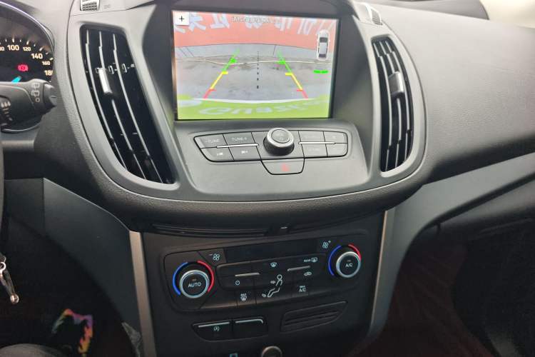 Used Ford Kuga 2019 EcoBoost 180 Two-Wheel-Drive Platinum Edition China VI Standard Audio And AC Panel