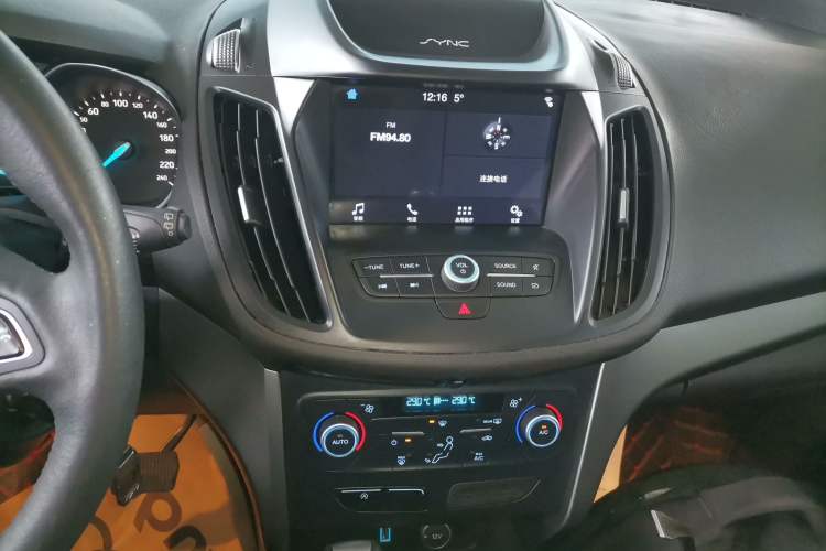 Used Ford Kuga 2019 EcoBoost 180 Two-Wheel-Drive Platinum Edition China VI Standard Audio And AC Panel