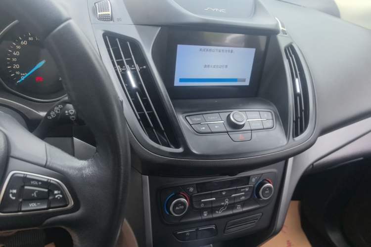Used Ford Kuga 2019 EcoBoost 180 Two-Wheel-Drive Platinum Edition China VI Standard Audio And AC Panel