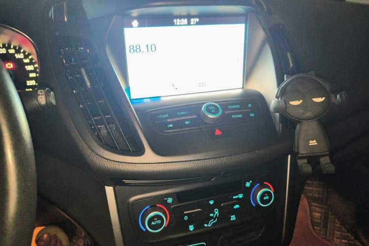 Used Ford Kuga 2019 EcoBoost 180 Two-Wheel-Drive Platinum Edition China VI Standard Audio And AC Panel
